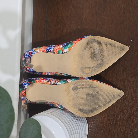 Steve Madden Multi Colored Daisy Heels - Picture 3 of 4